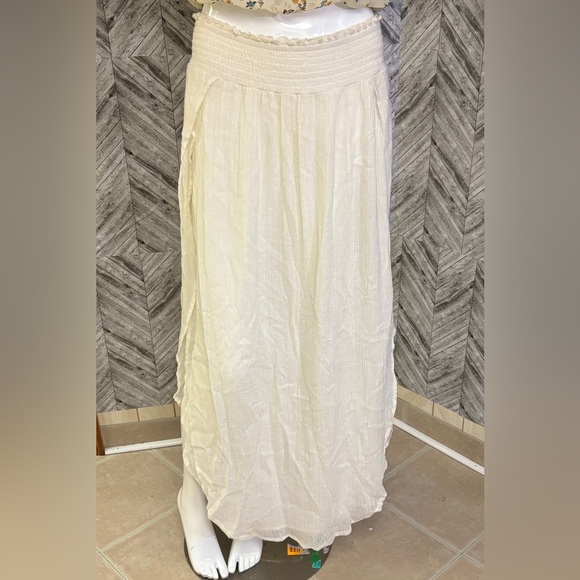 Rip Curl Other - Rip curl maxi skirt, sun gypsy size large, elastic waist cream colour